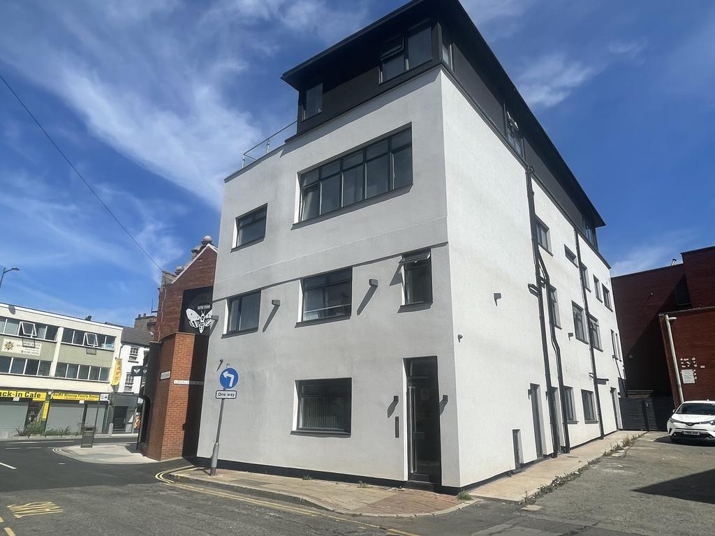 Spring Gardens Doncaster DN1 3DH 11 bed block of apartments for sale