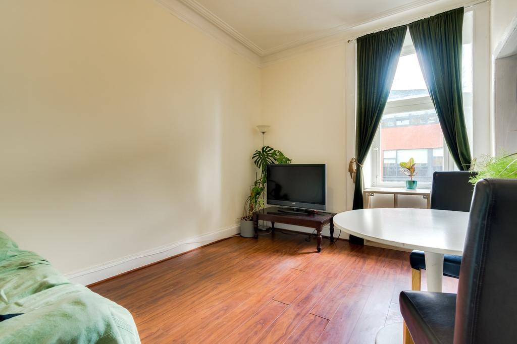 Berkeley Street, Flat 1/2, Charing Cross, Glasgow, G3 7HY 1 bed flat