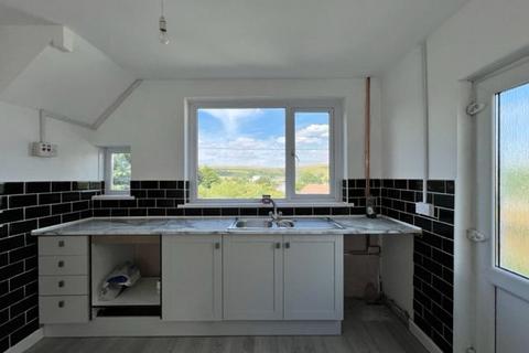 3 bedroom semi-detached house for sale - Tynewydd, Nantybwch, Tredegar