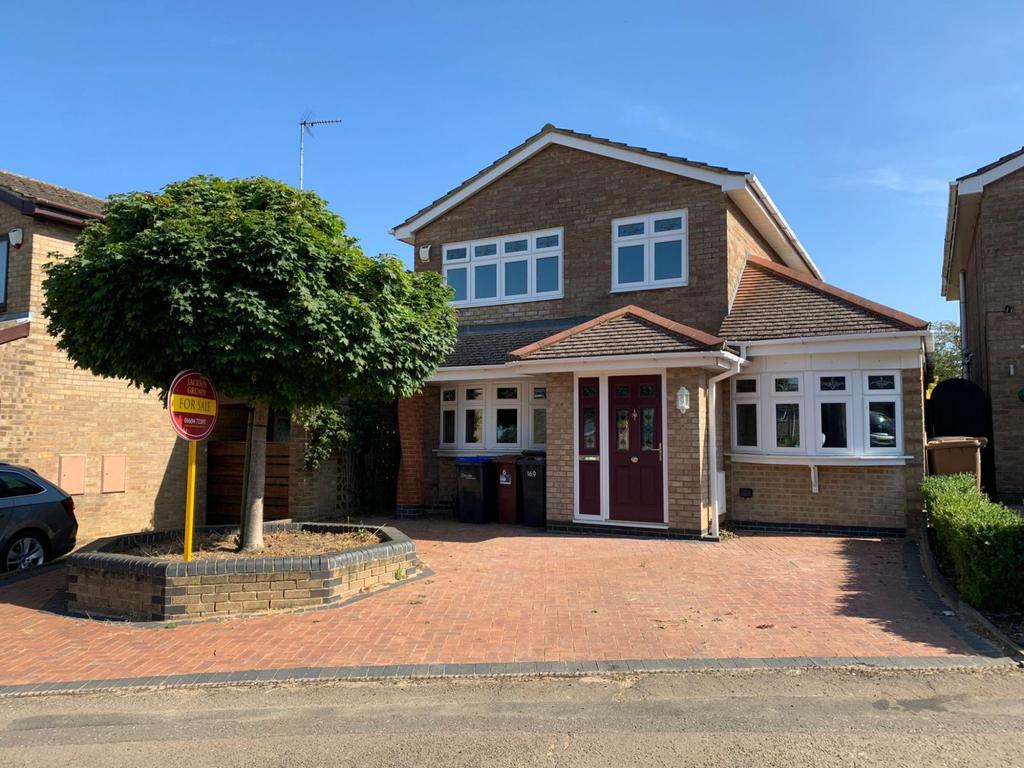 Sherwood Avenue, Kingsthorpe, Northampton NN2 8TB 3 bed detached house