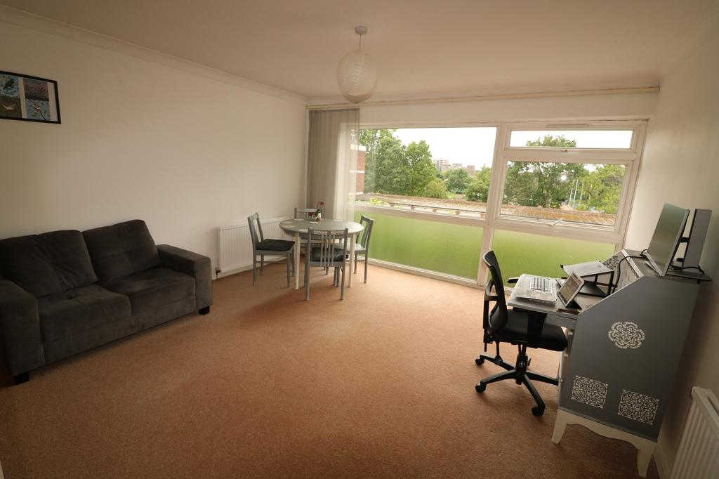Living/Dining Room