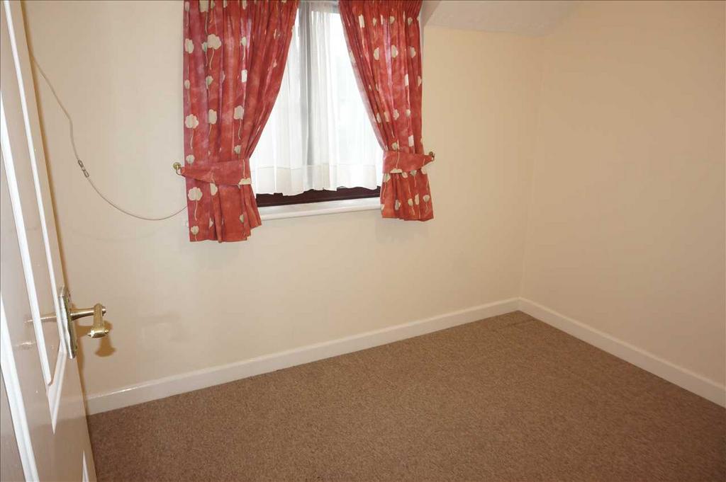 Back bedroom 2 :