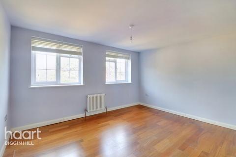 10 Crossley Close, Biggin Hill, Westerham, TN16 3BL