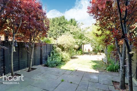 10 Crossley Close, Biggin Hill, Westerham, TN16 3BL