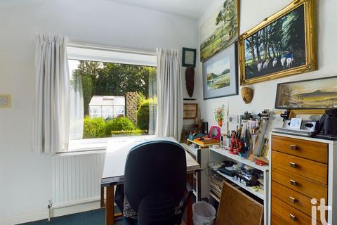 15 Willow Road, High Lane, Stockport, SK6 8HS