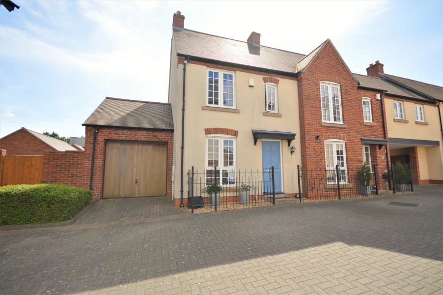 Eastcote Avenue 2 bed semidetached house £189,950