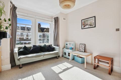 3 bedroom flat for sale, Eastcombe Avenue, Charlton, SE7