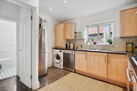 3 bedroom flat for sale, Eastcombe Avenue, Charlton, SE7