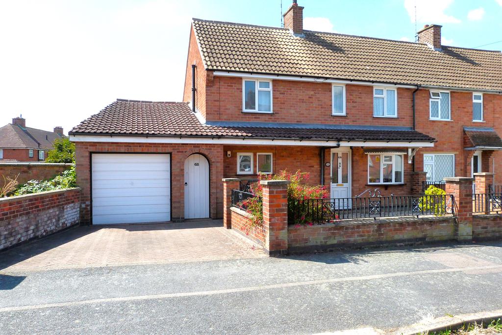 Mostyn Avenue, Syston 3 bed semidetached house £275,000