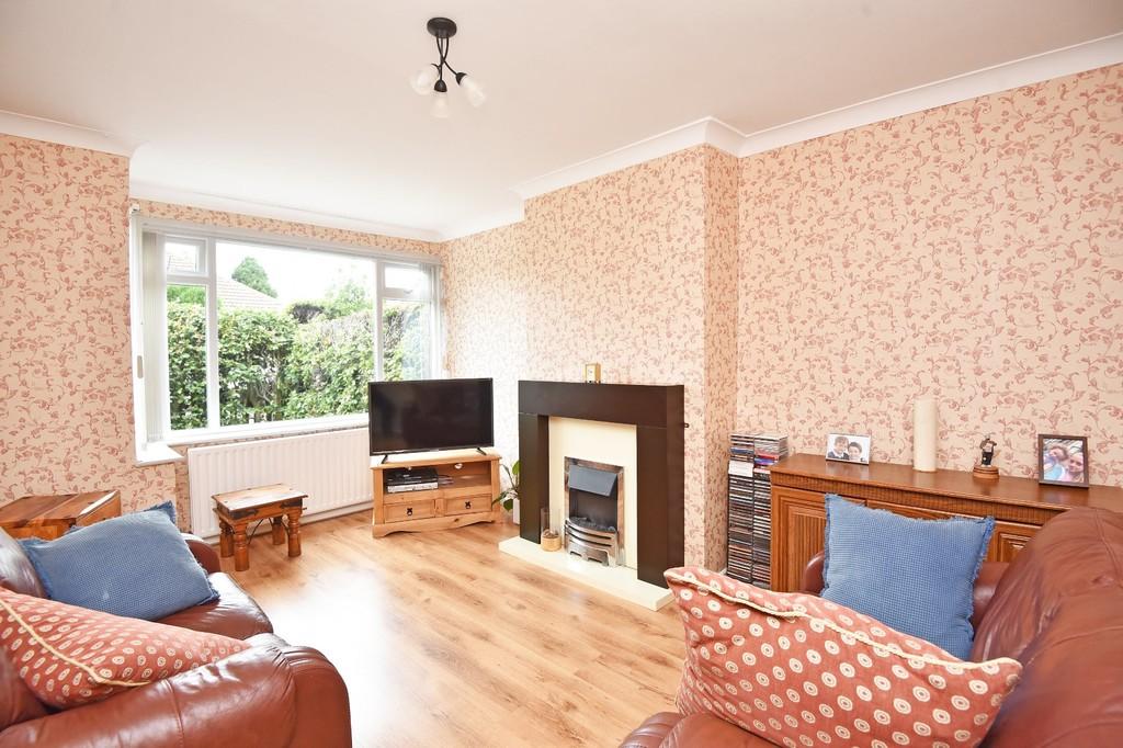 Ashville Grove, Harrogate 3 bed semi-detached house - £370,000