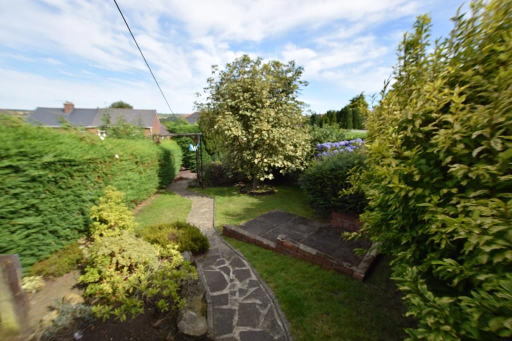 Wylam Road, Shield Row, Stanley 2 bed semidetached house £575 pcm (£