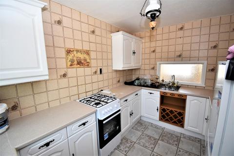 3 bedroom end of terrace house to rent, Scotney Walk, Hornchurch
