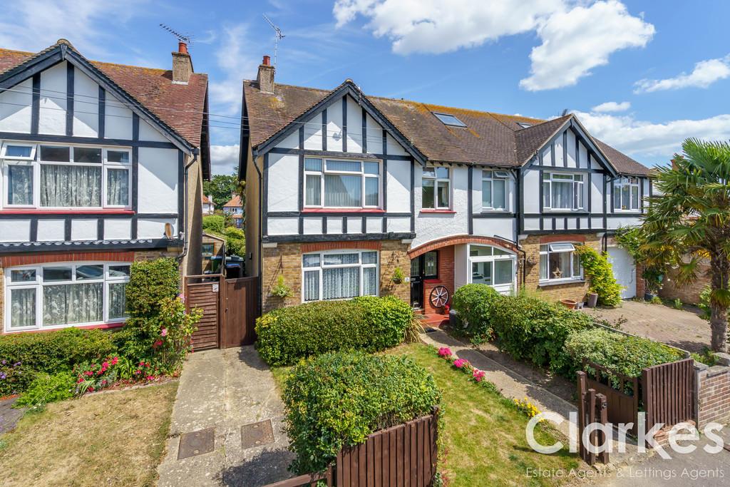 Highland Avenue, Bognor Regis 3 bed semidetached house £365,000