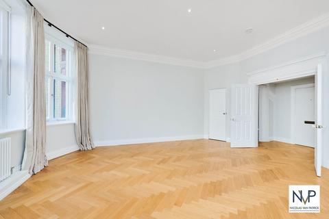 3 bedroom apartment to rent, Hans Crescent, Knightsbridge, SW1X