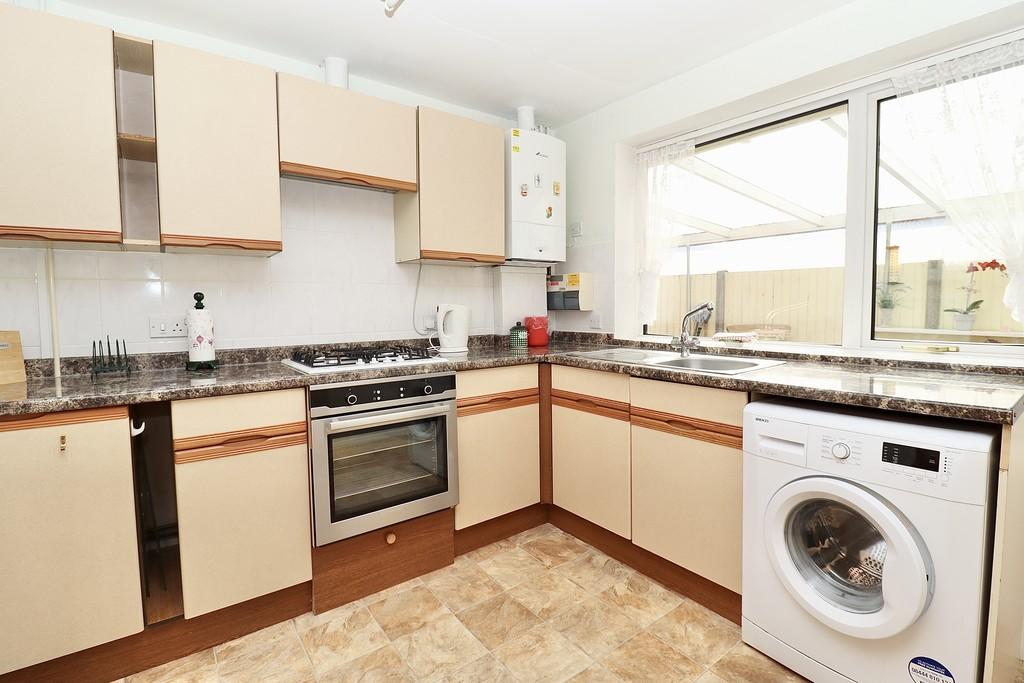 Londesborough Way, Metheringham 2 bed detached bungalow £170,000