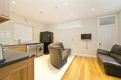 4 bedroom flat to rent, Camden Road, Camden, London