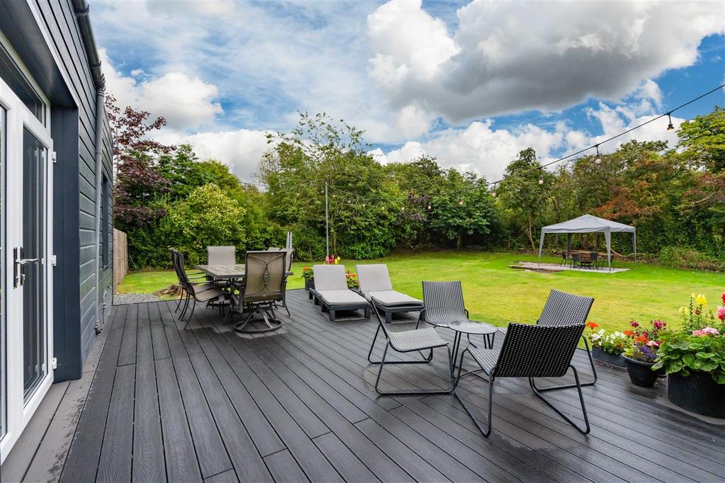 Duncreidan, Lower Bathville, Armadale 3 bed house £350,000