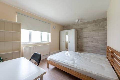 2 bedroom flat to rent - Kingsnympton Park, Kingston Hill, Kingston upon Thames, KT2