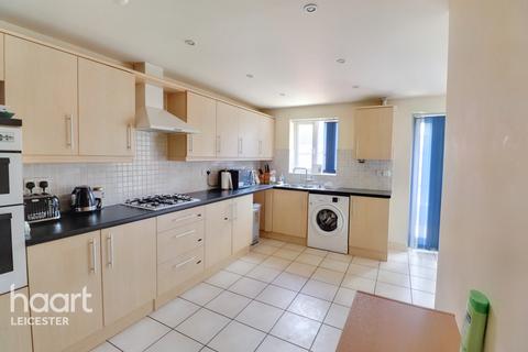 4 bedroom terraced house for sale - Larchmont Road, Leicester