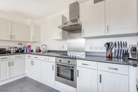 2 bedroom apartment for sale - Ferndale Crescent, Carshalton, London, SM5