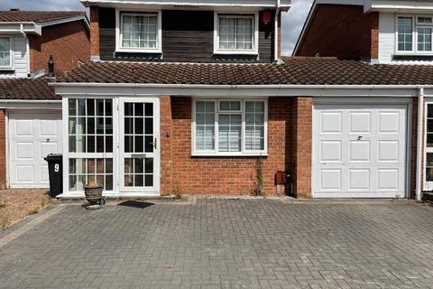 3 bedroom detached house for sale, Fieldside Close, Locksbottom, Orpington, Kent, BR6 7TT