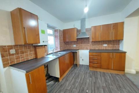 5 bedroom semi-detached house to rent - Como Avenue, Bradford, BD8