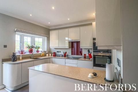141 Cranham Gardens, Upminster, RM14 1JW