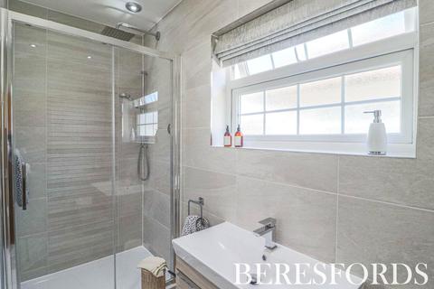 141 Cranham Gardens, Upminster, RM14 1JW