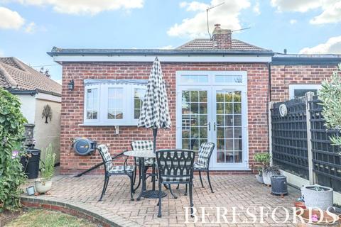 141 Cranham Gardens, Upminster, RM14 1JW