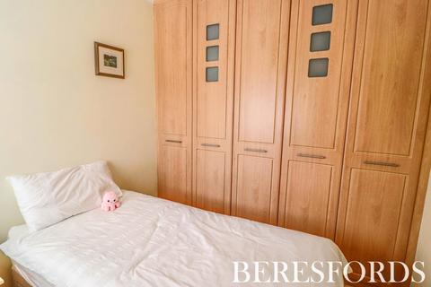 141 Cranham Gardens, Upminster, RM14 1JW