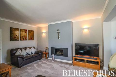 141 Cranham Gardens, Upminster, RM14 1JW