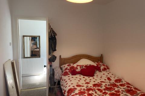 2 bedroom flat to rent, Perth Road, Dunblane, Stirling, FK15