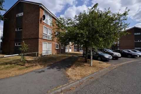 2 bedroom flat to rent - Violet Close, Chelmsford, CM1