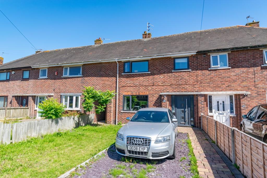 Walter Avenue, Lytham St Annes, FY8 3 bed terraced house £155,000