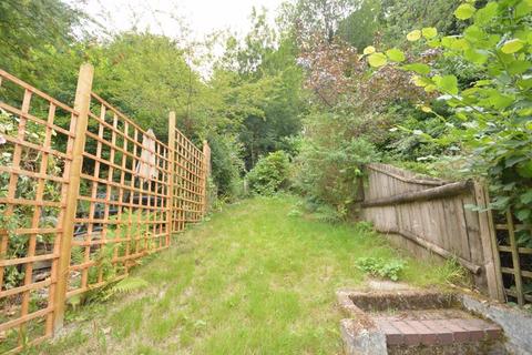 89 Kings Road, Haslemere, GU27 2QG