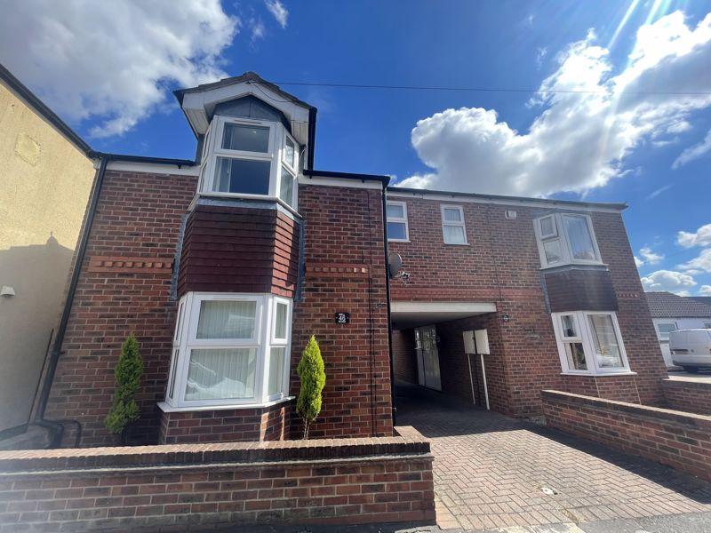 46 Mill Road, Lincoln, LN1 3JJ 3 bed semidetached house £995 pcm (£