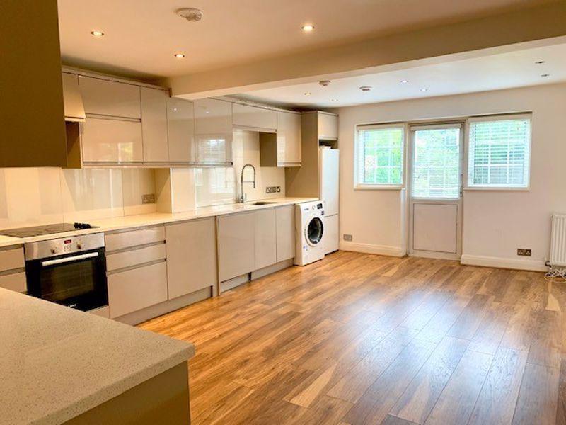 Greenfield Gardens, Golders Green, NW2 5 bed semidetached house £