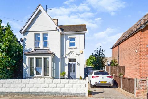 39 Beaconsfield Road, Clacton-on-sea, CO15 6BU