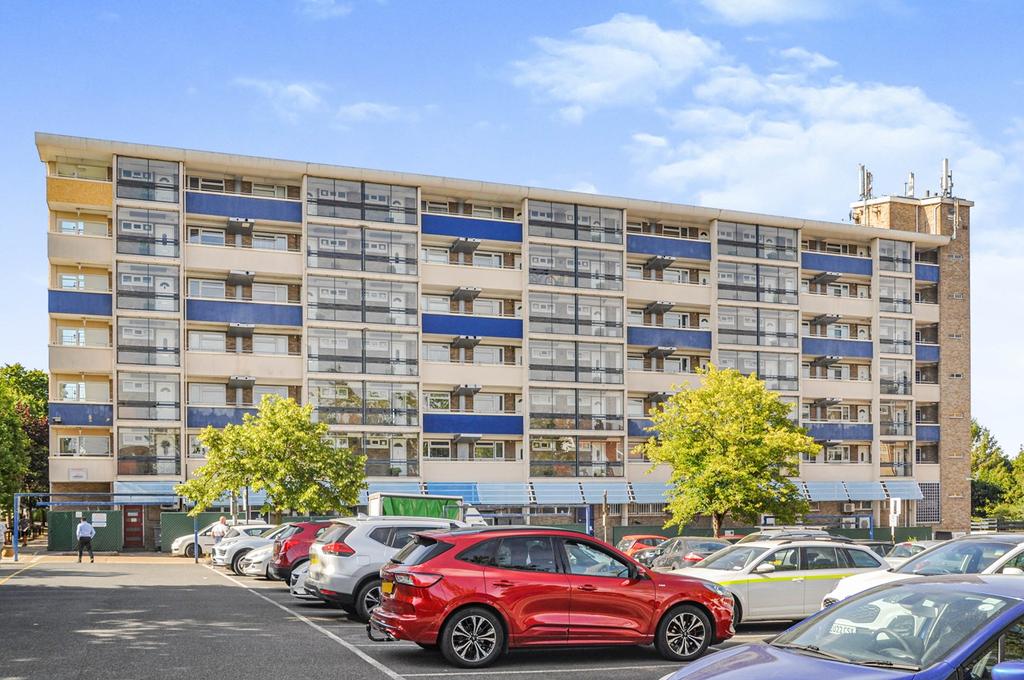 The Vineyards, Great Baddow... 1 bed apartment £160,000