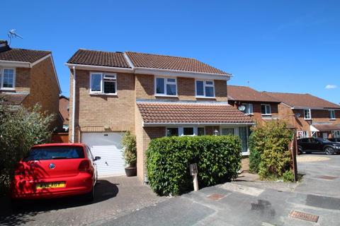 4 bedroom detached house for sale - Marigold Close, Woodhall Park, Swindon
