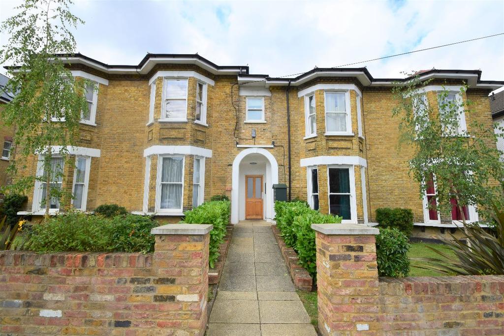 Outram Road, Croydon 2 bed apartment £1,350 pcm (£312 pw)