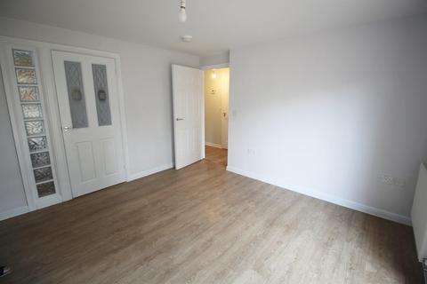2 bedroom flat to rent - Chadwick Way, Hamble, Southampton, SO31 4FD