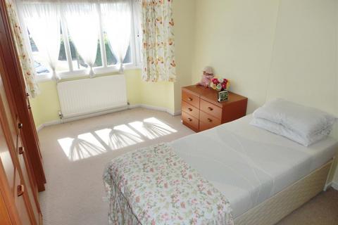 120 Arundel Road, Birmingham, B14 5UE