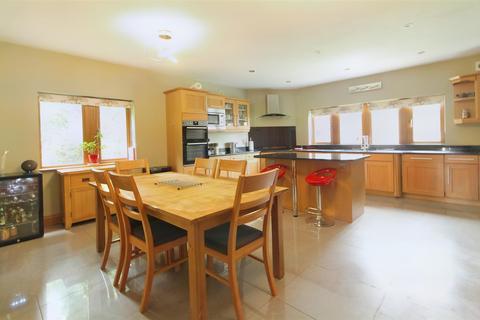 6 bedroom detached house for sale - Rigley House, Miller Hill, Denby Dale, Huddersfield, HD8 8RG