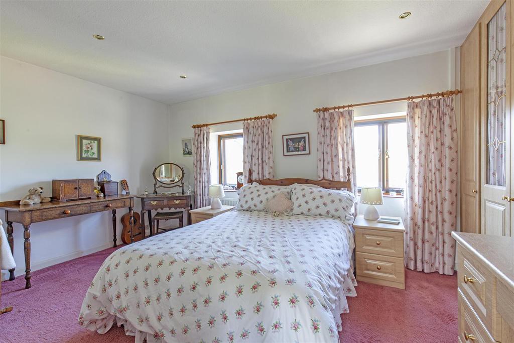 Bedroom 3-1.jpg
