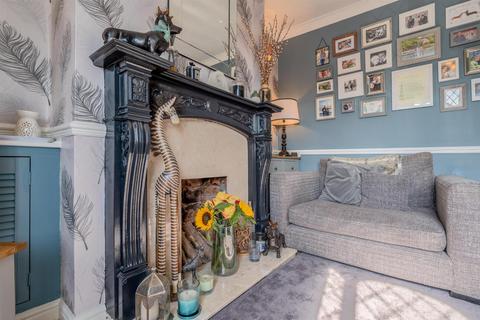 58 Mount Road, Wordsley, Stourbridge, DY8 5AR