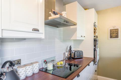 58 Mount Road, Wordsley, Stourbridge, DY8 5AR