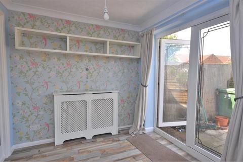 3 bedroom semi-detached house to rent - Highthorn Road, York