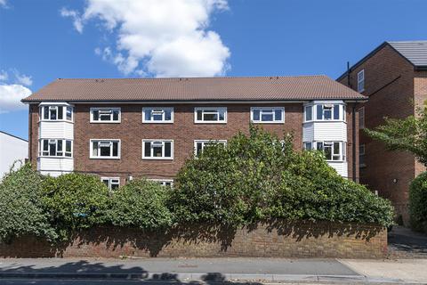 18, Bramshott Court South Bank, Surbiton, KT6 6DD