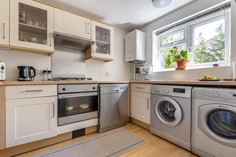 18, Bramshott Court South Bank, Surbiton, KT6 6DD